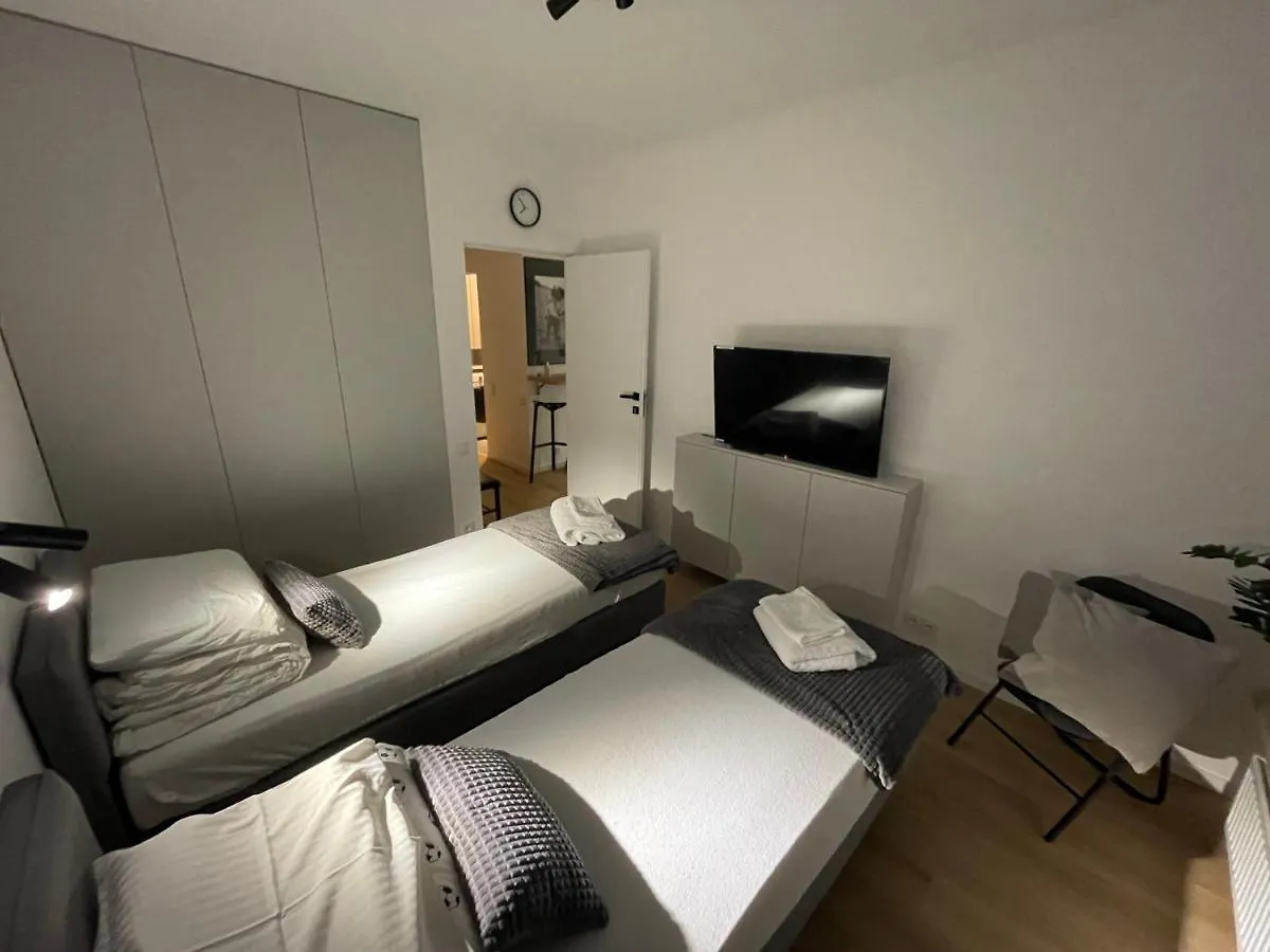 Apartament 4 Bed 2 Room Warsaw