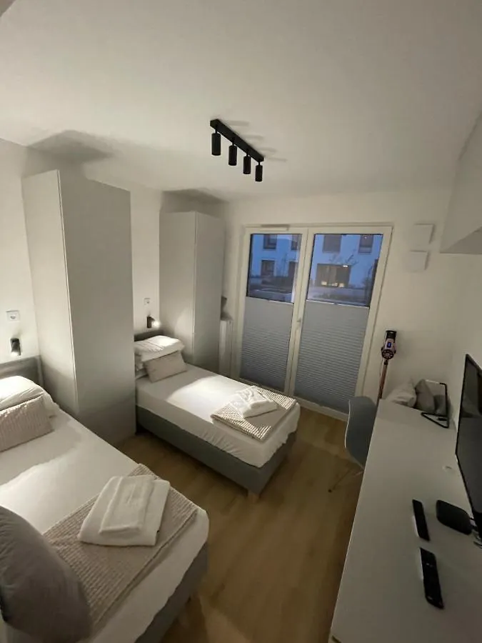 Apartament 4 Bed 2 Room Warsaw Apartment