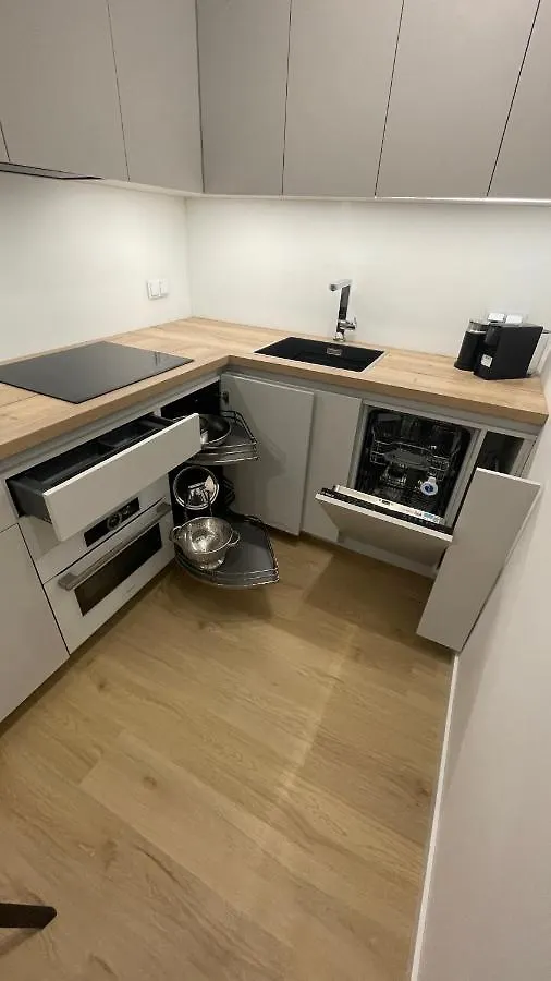 Apartament 4 Bed 2 Room Warsaw 0*,