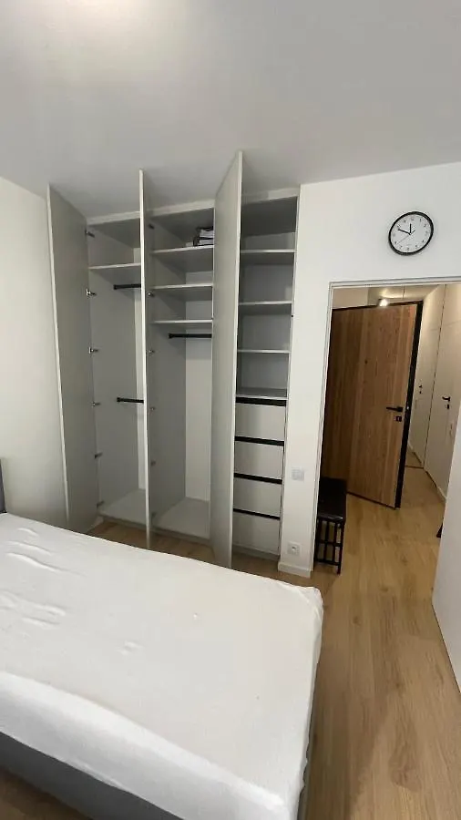 Apartament 4 Bed 2 Room Warsaw Apartment